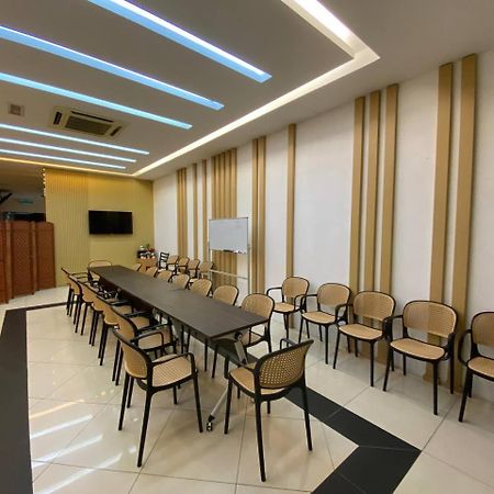 Bangi Business Hotel Kampong Sungai Ramal Dalam Exteriör bild