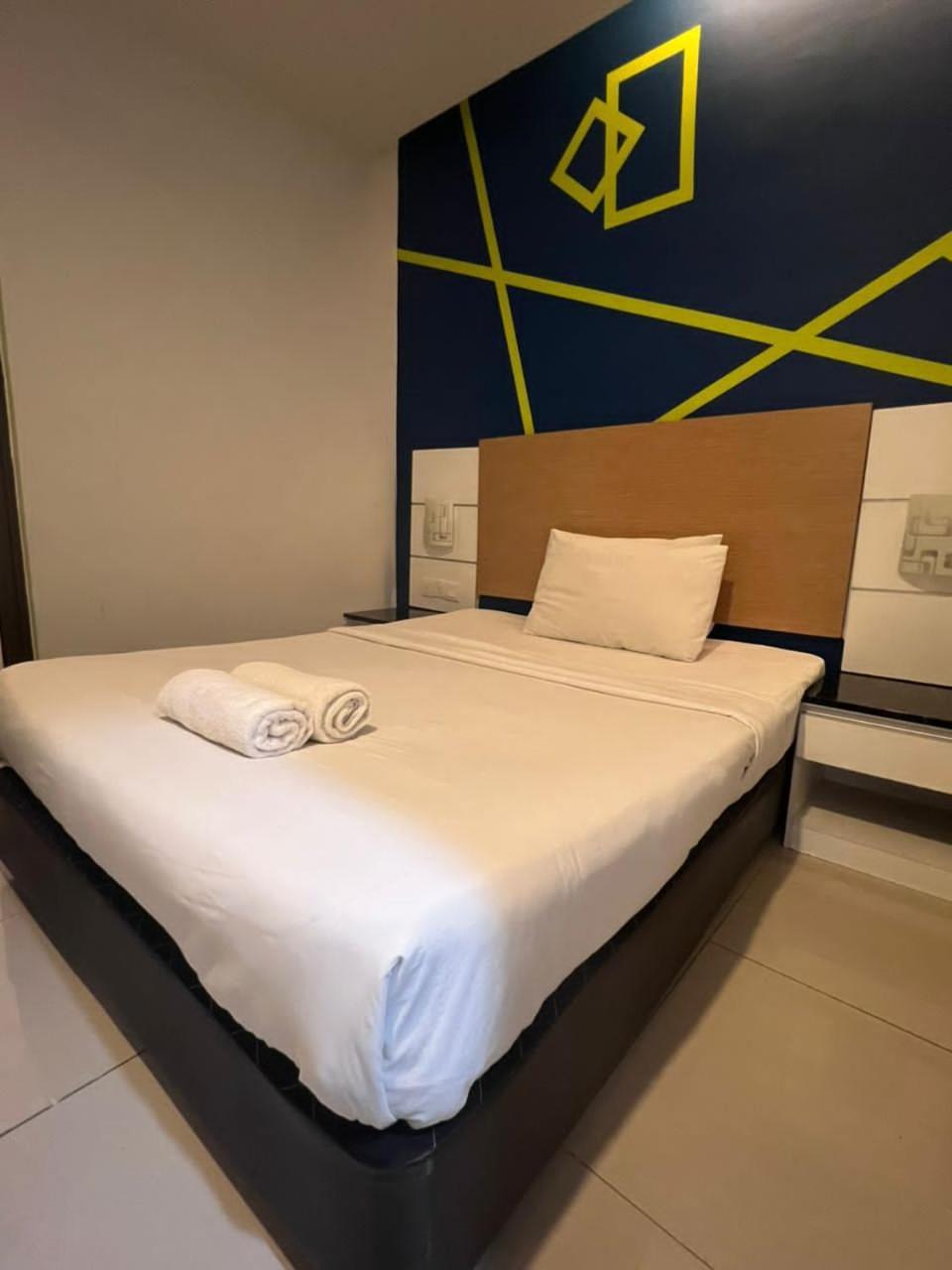 Bangi Business Hotel Kampong Sungai Ramal Dalam Exteriör bild