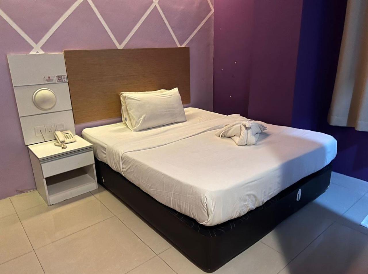Bangi Business Hotel Kampong Sungai Ramal Dalam Exteriör bild